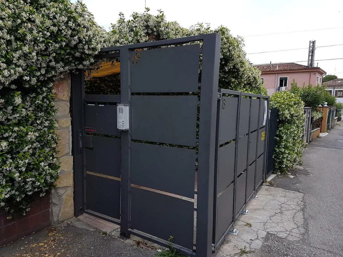 Dora Baltea Monolocale Primo Piano Mansarda Secondo Piano Verona 0*,  Italy